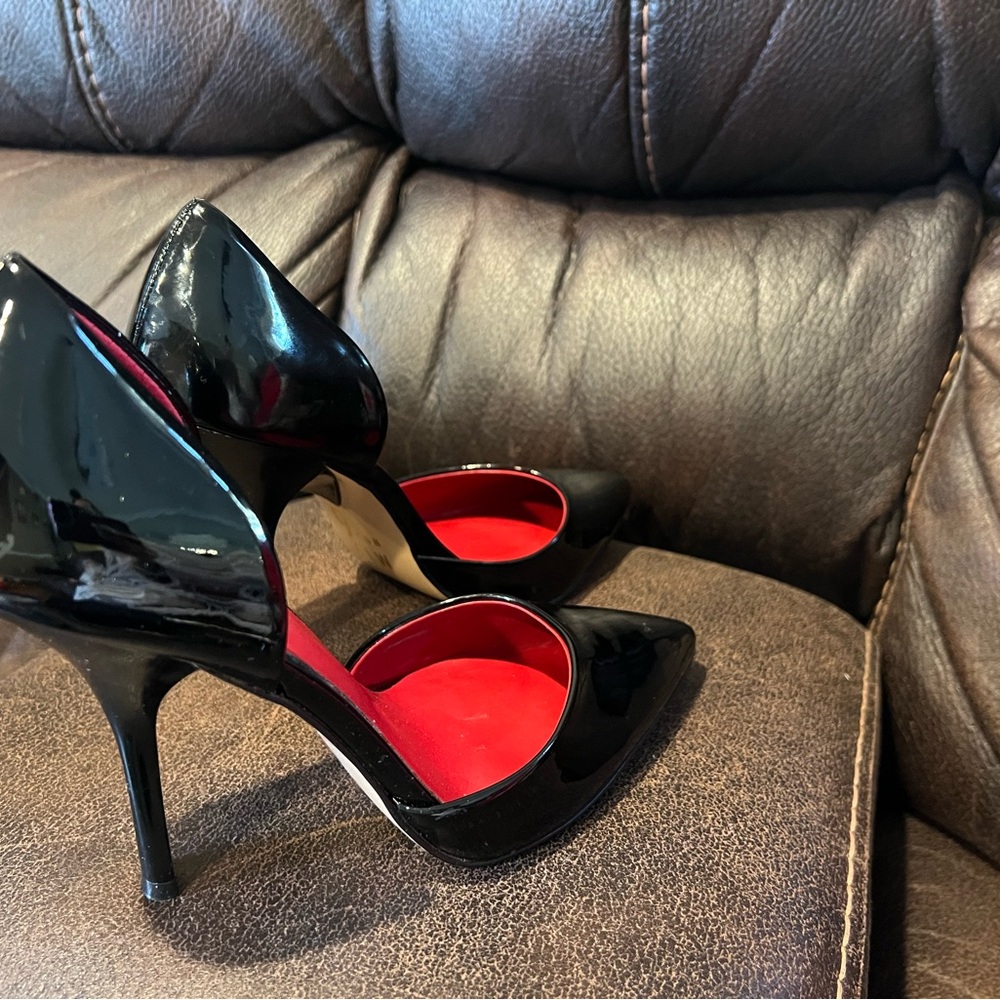 Woman
Patent leather Heel